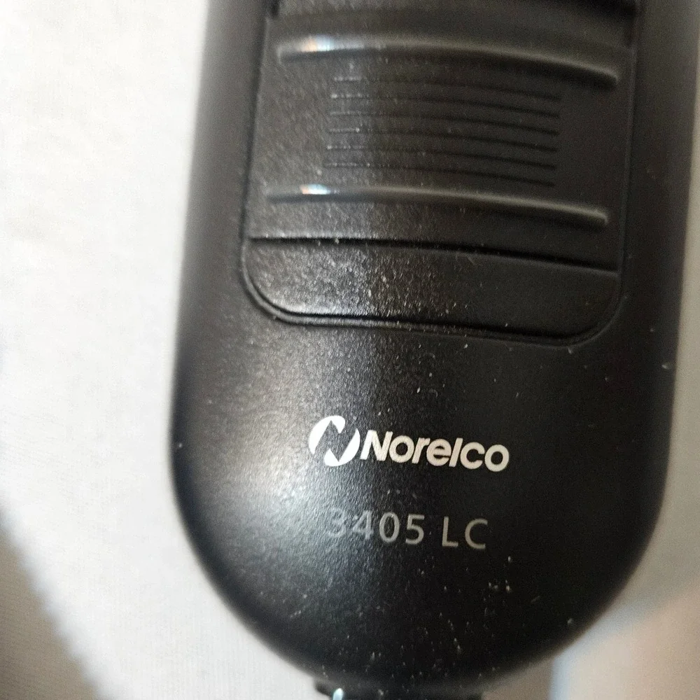 Norelco 3405 LC Men's Electric‎ Shaver Rotary Corded Travel Pouch Charger